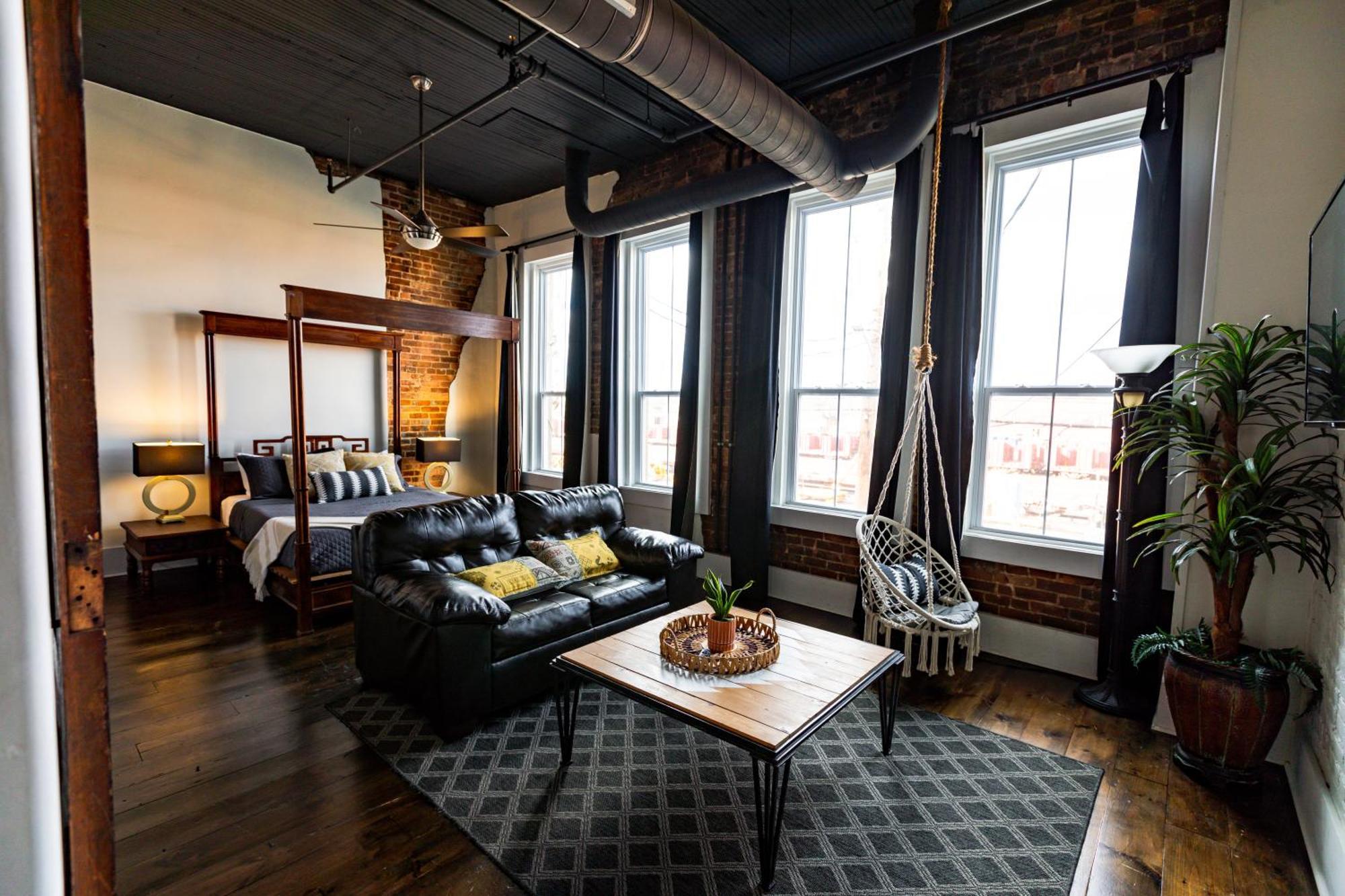 The Two Story Loft Apartment Springfield Ngoại thất bức ảnh